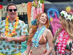 Gros seins, Blonde, Brunette brune, Groupe, Hard, Orgie, Fête, Rousse roux