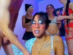 Dreidimensional, Sadomasochismus, Grosser schwanz, Blasen, Domination, Party, Titten, Hure