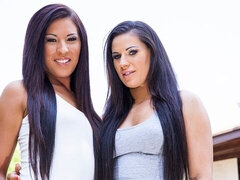 Gros cul, Grosse bite, Gros seins, Sucer une bite, En levrette, 2 femmes 1 homme, Mère que j'aimerais baiser, Plan cul à trois