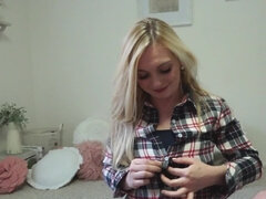 Thoughtless babe gives a head to stepfather behind close door