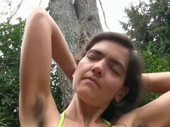 Morena, Clitoris, Hembra, Peludo, Orgasmo, Al aire libre, Tetas, Juguetes