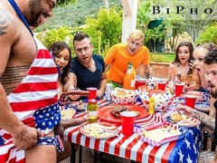 Grosse bite, Gros seins, Tir de sperme, Double pénétration, Groupe, Hd, Homme homme femme, Nénés