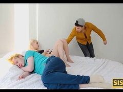 Girl tempts bf and gives him bald cherry for bonking if BF doesnt want her