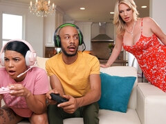 Большие сиськи, Блондинки, Измена, Кончили внутрь, Подружка, Хд, Зрелые, Милф