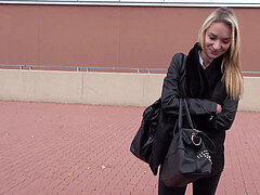 foolish blonde easy persuaded to come in van and spread legs for big wood