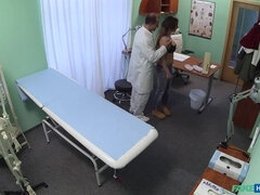 Engañando, Médico, Penetracion con dedos, Lamidas, Enfermera, Coño, Uniforme, Mojado
