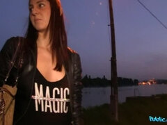 Enthousiasteling, Kont, Pijpbeurt, Sperma shot, Sperma in gezicht, Buiten, Gezichtspunt, Openbaar