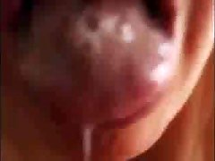 Éjaculer dans la bouche, Mère que j'aimerais baiser, Serbe