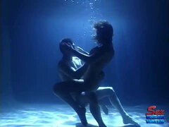 18 años, Chica, Verga grande, Tetas grandes, Madres para coger, Coño, Adolescente, Bajo el agua