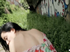 Cul, Noire, Sucer une bite, Seins naturels, De plein air, Piercing, Pov, Public