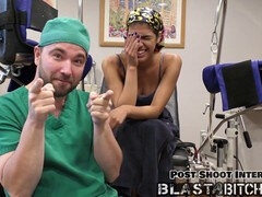 Américain, Bondage domination sadisme masochisme, Derrière les coulisses, Médecin, Bâillonner, Latex, Fille latino, Chatte