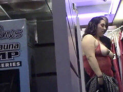 Amateur, Belle grosse femme bgf, Gros cul, Sucer une bite, Attrapée, Exhib, Talons, Fille latino