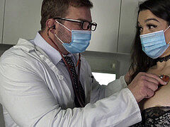 Анальный секс, Большой член, Минет, Доктор, Маски, Трансы, Тату