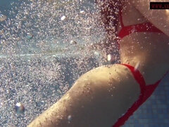 18 jahre, Braunhaarige, Hd, Pool, Russisch, Solo, Jungendliche (18+), Unter wasser