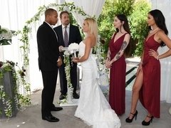 Cul, Noire, Sucer une bite, En levrette, Poilue, Branlette thaïlandaise, Époux mari, Interracial