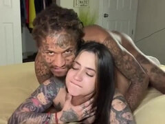 Gros seins, Brunette brune, Gorge profonde, Hard, Interracial, Fille latino, Mexicainne, Tatouage