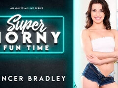 Brunette brune, En levrette, Branlette thaïlandaise, Lingerie, Masturbation, Culottes ou slips, Nénés, Webcam