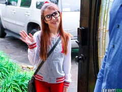 Blasen, Braunhaarige, Süss, Hundestellung, Brille, Zierlich, Schulmädchen, Jungendliche (18+)