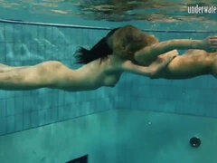 Tussi, Blondine, Fetisch, Pool, Öffentlich, Solo, Jungendliche (18+), Unter wasser