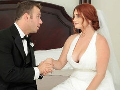 Gros cul, Gros seins, Sucer une bite, Mariée, En levrette, Robe, Grosse, Rousse roux