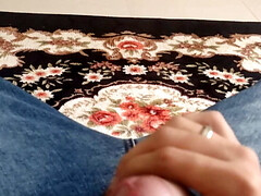 In this video I was very complexion, so I could not take it and ended up masturbating with jeans and everything.