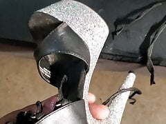 mechanic found sweat stain stripper heels in trunk of car