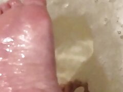 DenkffKinky - Water treatments for feet with golden rain -2