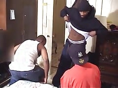 Black thug sucks dick while getting head