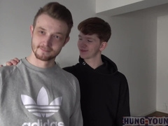 SUPER-CUTE EAST LONDON PORKS DUTCH LATEX INTO THE COUCH