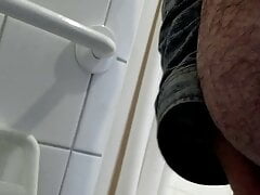 Fat man pee