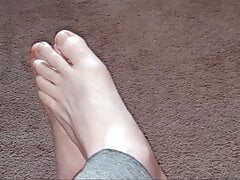 You want these Lubed up feet & toes on you???