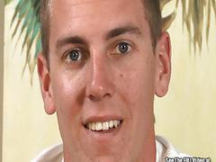 Gorgeous jock makes his amateur gay porn vid