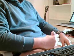 Hot dad cumming at work - part 1