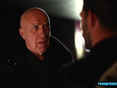 Jizz Flow hooks up with Enormous Weenie Twunks for a wild blowjob and oral session