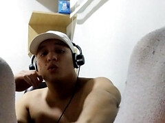 The Latino with the Big Feet