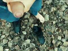 Twink barefoot jerking in the park - cumshot on shoe and foot