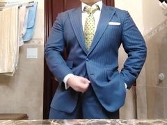 Str8 daddy jerking off in suit 5