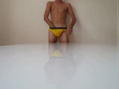 Yam-sized-Beefstick Twunk Wanks on Web cam