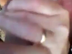 je suce une grosse queue dans les bois