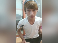 korean guy webcam sample 15