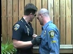 Willing Policeman Enjoys Sucking