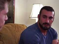 Muscle Hunk Daddy Bear Fucks Twink Guy