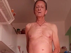 I fap in the sunlight of my kitchen