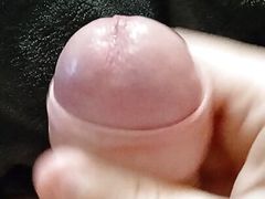 My girlfriend says that I should not fuck her in the mouth in the morning, but fuck my hand