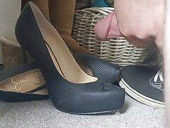 Cousins heels get cummed