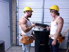 Workers take their break and fuck like never before