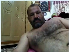 Punheta do maduro arabe 5