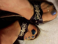 Feet in Nylons and Heels Piss Compilation 6