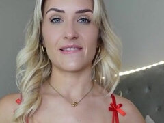 Delicious Busty Blonde Masturbating(2K) - For women