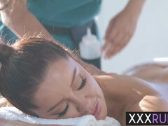 18 ans, Gros cul, Lesbienne, Léchez, Massage, Petite femme, Chatte, Adolescente